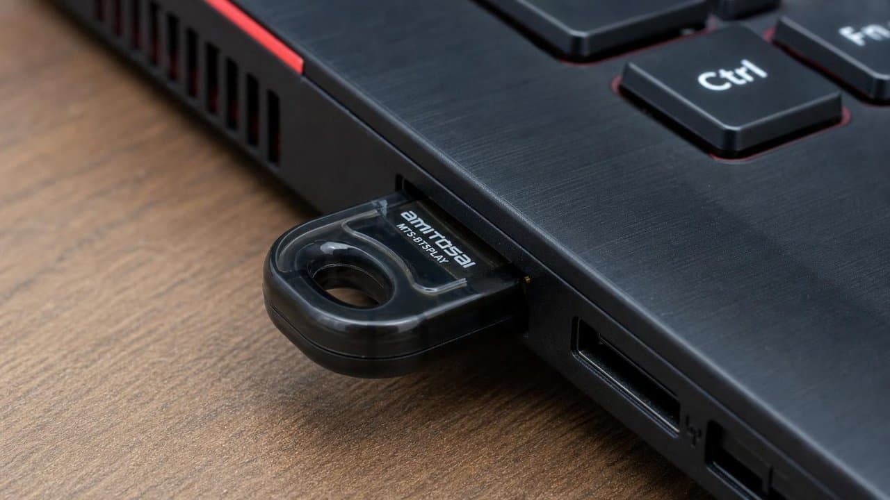 MTS-BT5PLAY en equipo gamer — Bluetooth 5.0 para PC
