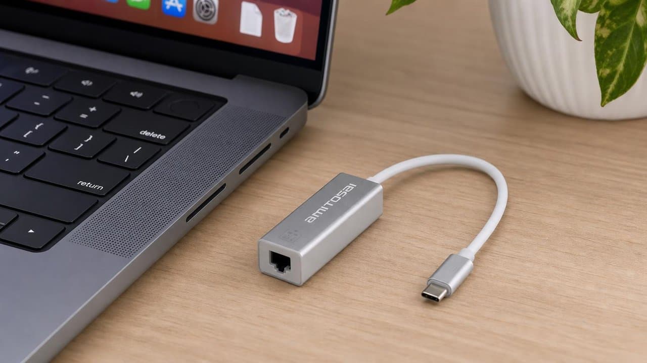 MTS-USBCLANALPRO en escritorio — USB-C a Ethernet 2.5G
