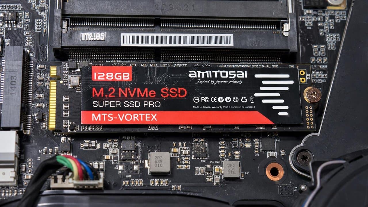 MTS-VORTEX128GB en escritorio — upgrade SSD M.2 NVMe para notebook