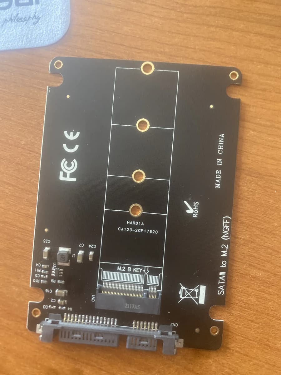 Foto de un cliente del Adaptador M.2 SATA B-key a 2,5" SATA III AMITOSAI MTS-SATAM2