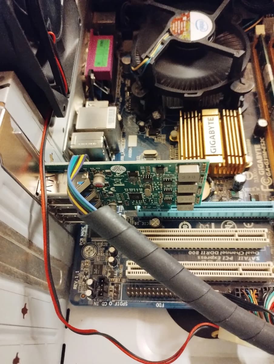 Foto de un cliente del Placa PCIe 4× USB 3.0 autoalimentada VL805 AMITOSAI MTS-PCIE4USB3POWER