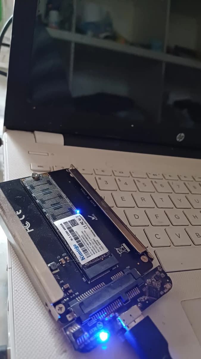 Foto de un cliente del Adaptador M.2 SATA B-key a 2,5" SATA III AMITOSAI MTS-SATAM2
