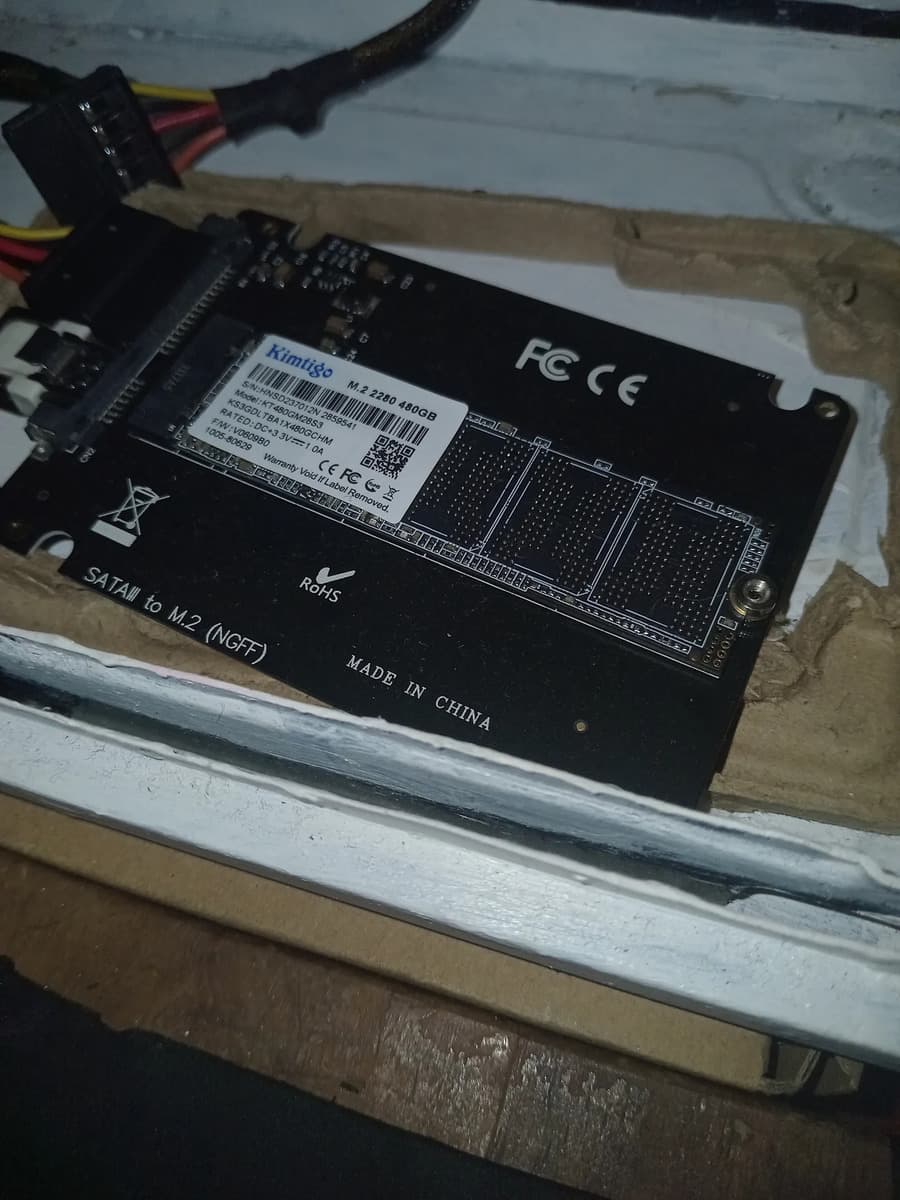 Foto de un cliente del Adaptador M.2 SATA B-key a 2,5" SATA III AMITOSAI MTS-SATAM2