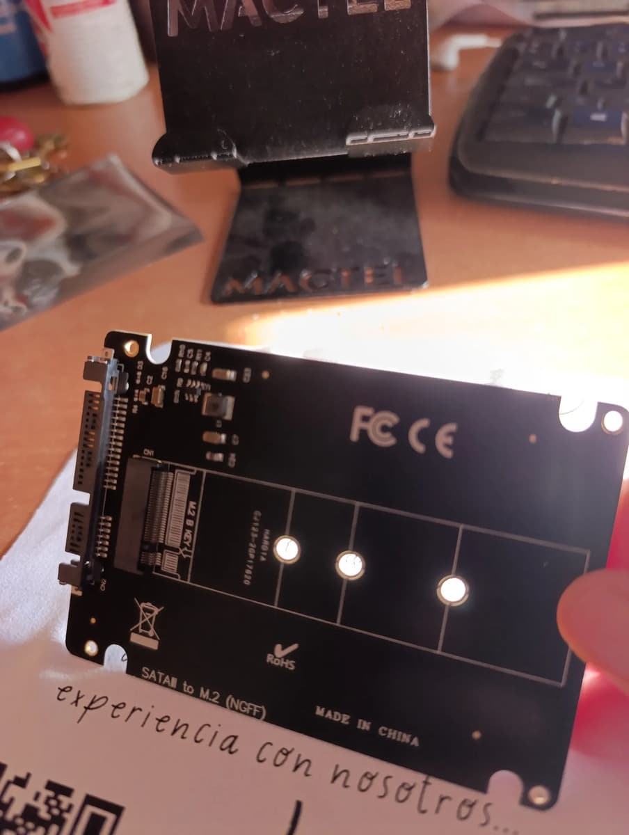 Foto de un cliente del Adaptador M.2 SATA B-key a 2,5" SATA III AMITOSAI MTS-SATAM2