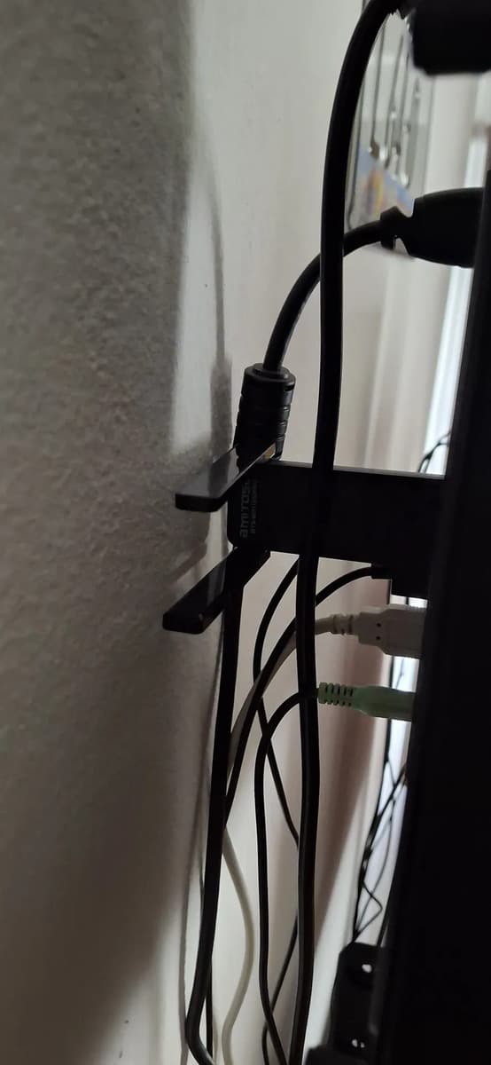 Foto de un cliente del Placa de red WiFi 6 USB 1800 Mbps dual band con antenas AMITOSAI MTS-WIFI1800PRO