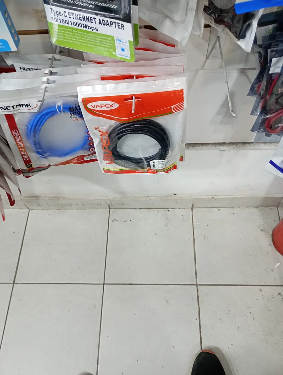 Foto de un cliente del Cable de red Cat 6 patch 3 m AMITOSAI MTS-PATCH6300