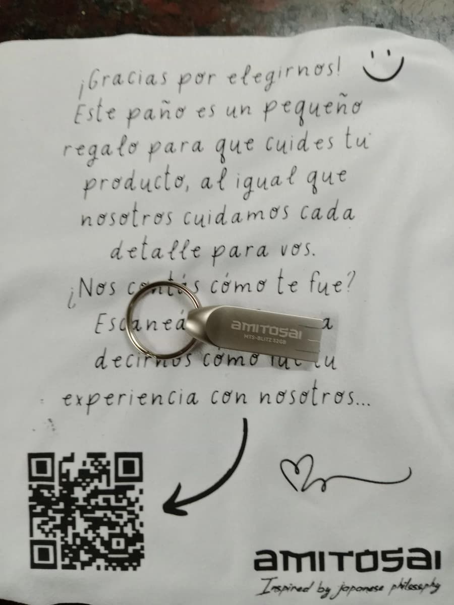 Foto de un cliente del Pendrive 64GB USB 3.0 metálico con llavero AMITOSAI MTS-BLITZ64GB