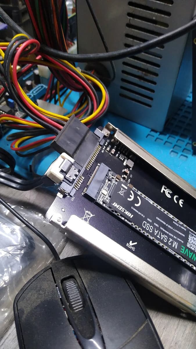 Foto de un cliente del Adaptador M.2 SATA B-key a 2,5" SATA III AMITOSAI MTS-SATAM2