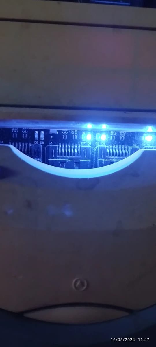 Foto de un cliente del Multiplicador SATA 1×5 Port Multiplier AMITOSAI MTS-1SATA5EX