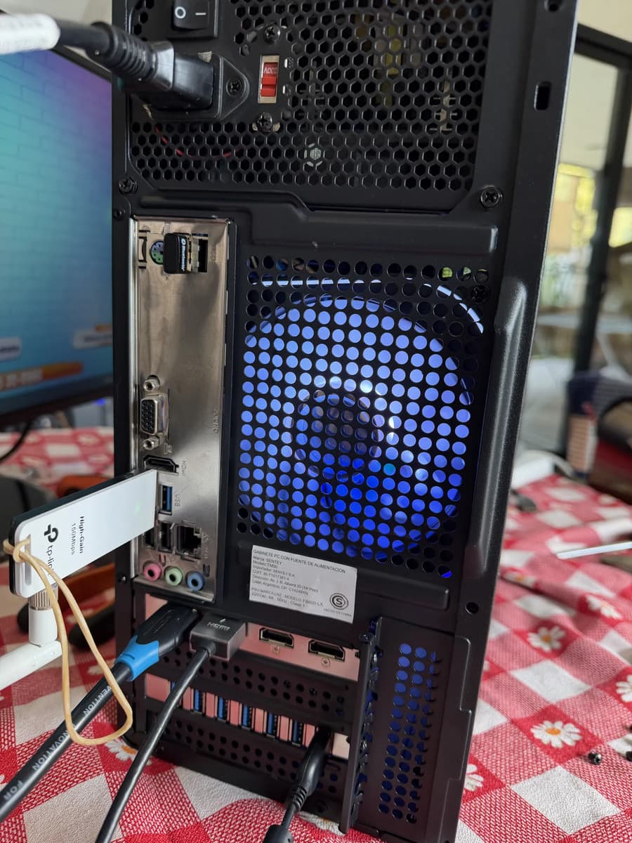 Foto de un cliente del Placa PCIe 7 puertos USB 3.0 VL805 AMITOSAI MTS-PCIE7USB3