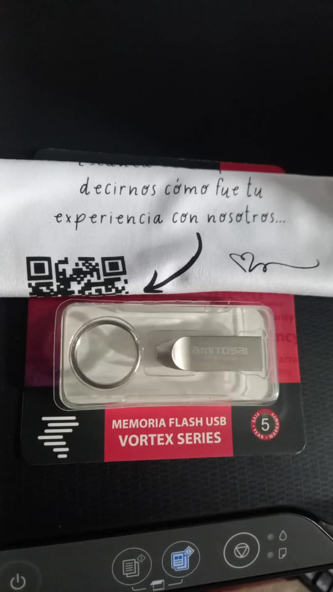 Foto de un cliente del Pendrive 64GB USB 3.0 metálico con llavero AMITOSAI MTS-BLITZ64GB