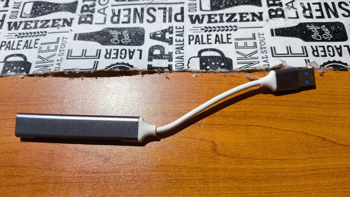 Foto de un cliente del Hub USB 4 puertos aluminio (1×3.0 + 3×2.0) AMITOSAI MTS-HUB3X4AL