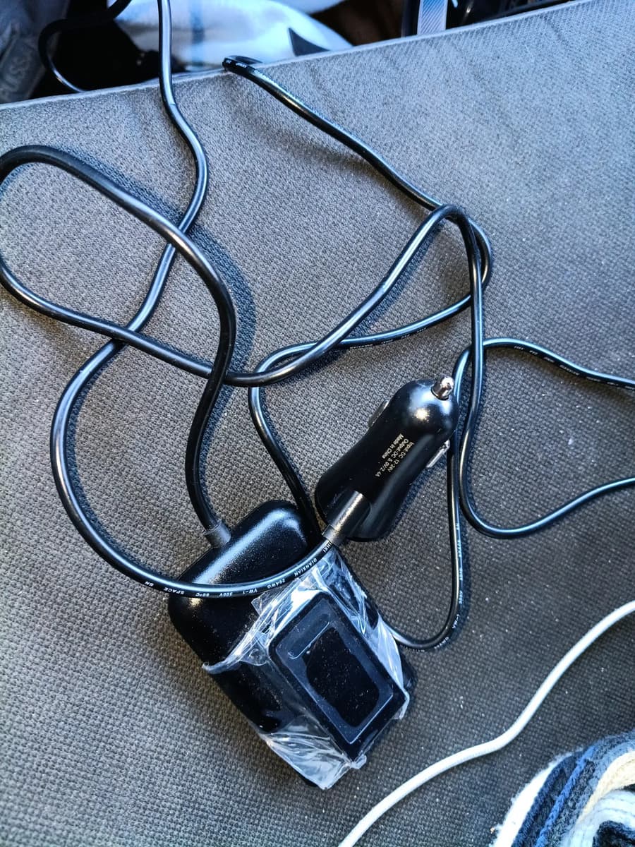 Foto de un cliente del Cargador auto 4 USB familiar AMITOSAI MTS-FAMILYCHARGER