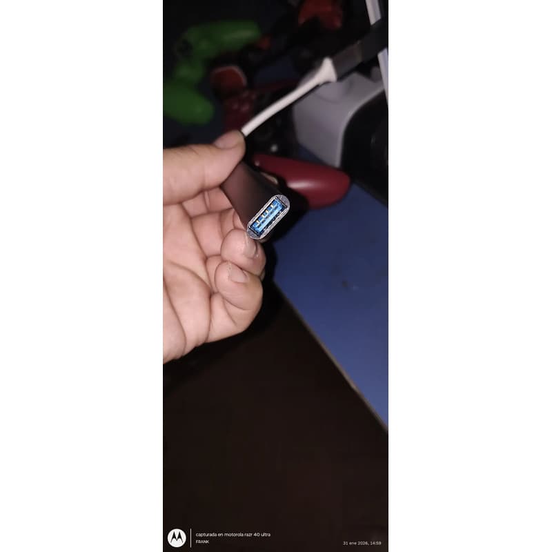 Foto de un cliente del Hub USB 4 puertos aluminio (1×3.0 + 3×2.0) AMITOSAI MTS-HUB3X4AL