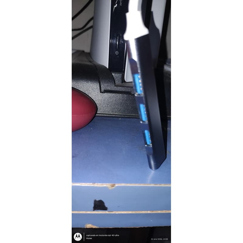 Foto de un cliente del Hub USB 4 puertos aluminio (1×3.0 + 3×2.0) AMITOSAI MTS-HUB3X4AL